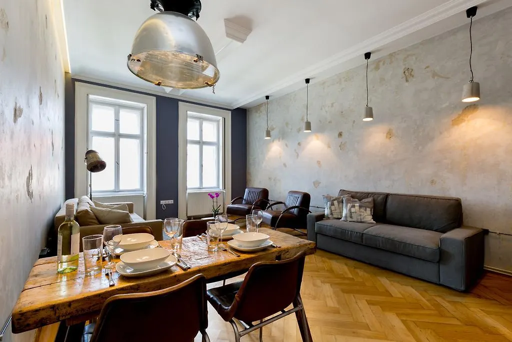 Designer Dream Home In The Absolute Center Boedapest
