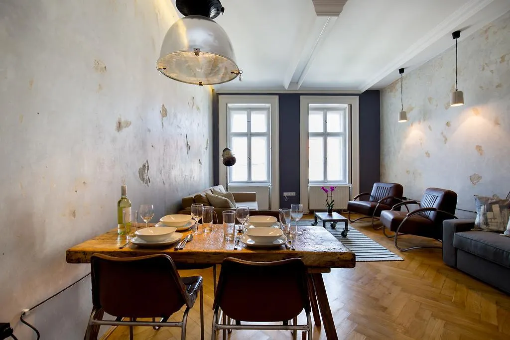 Designer Dream Home In The Absolute Center Boedapest Appartement