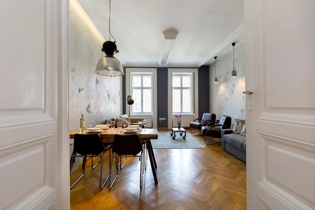 Designer Dream Home In The Absolute Center Boedapest Hongarije
