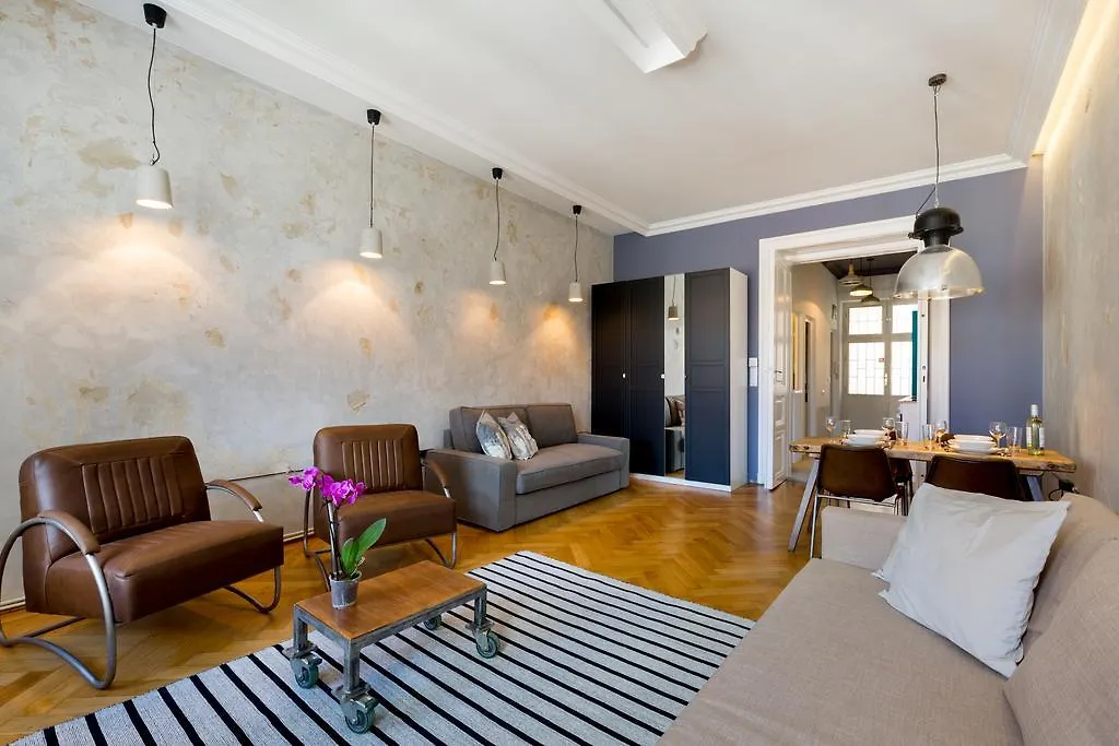 Designer Dream Home In The Absolute Center Budapest Hungary